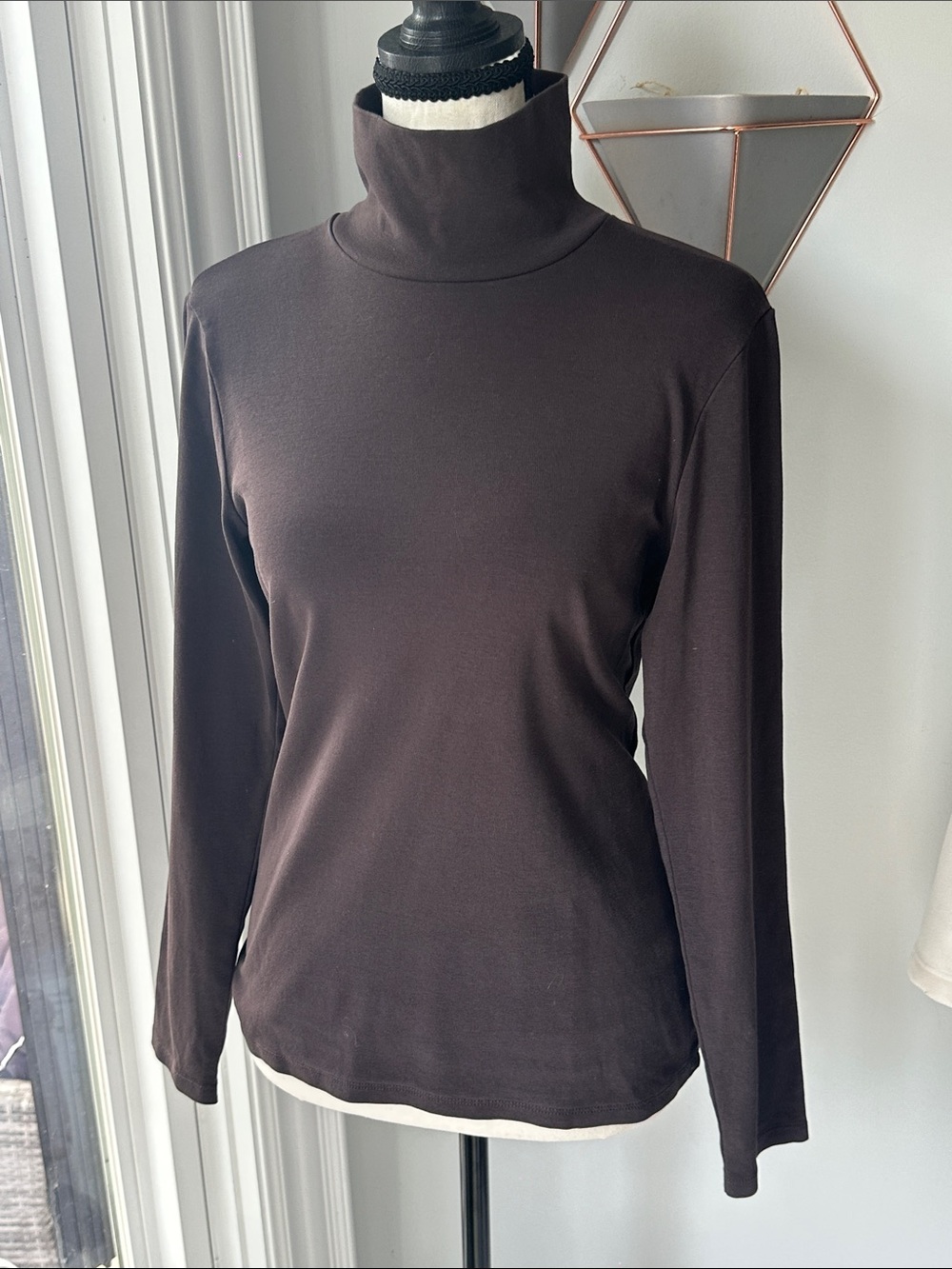 UNIQLO Classic Brown Turtleneck Mock Neck Long Sleeve Top Shirt Cocoa Nib Small
